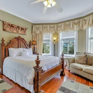 The Wright On Beautiful Jones Street Apartment Savannah