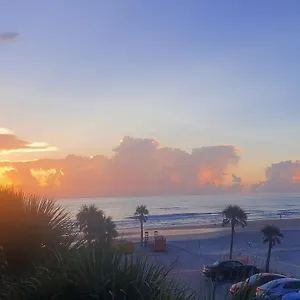 Beachside Bliss Ocean Views & Endless Fun Daytona Beach! Apartment Daytona Beach