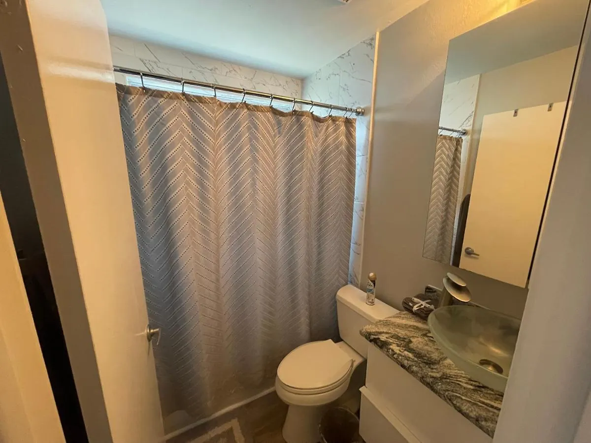 Cozy 3 Bedroom Home Close To Everything In Tampa! Tampa