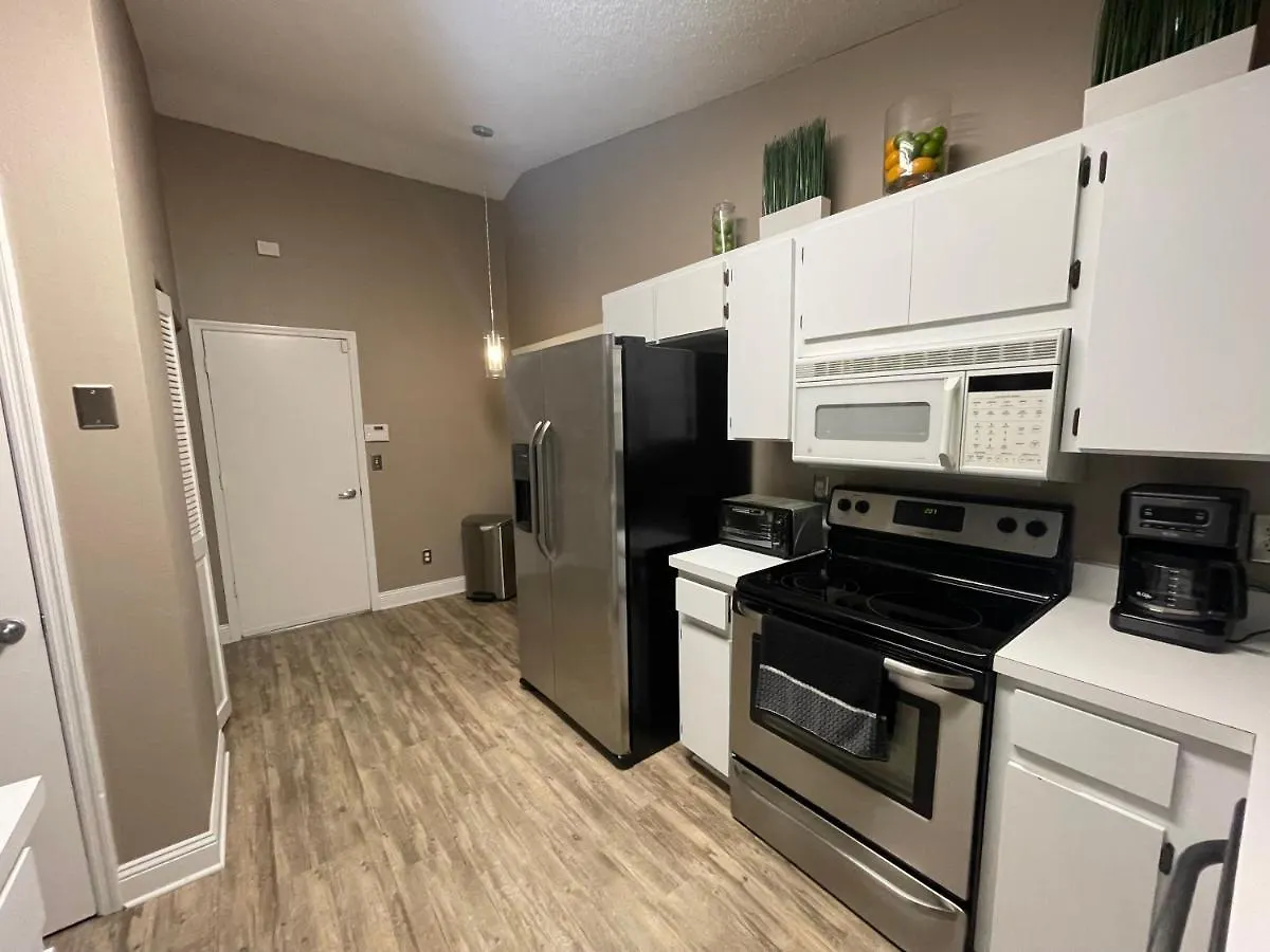Cozy 3 Bedroom Home Close To Everything In Tampa! 0*, Tampa United States